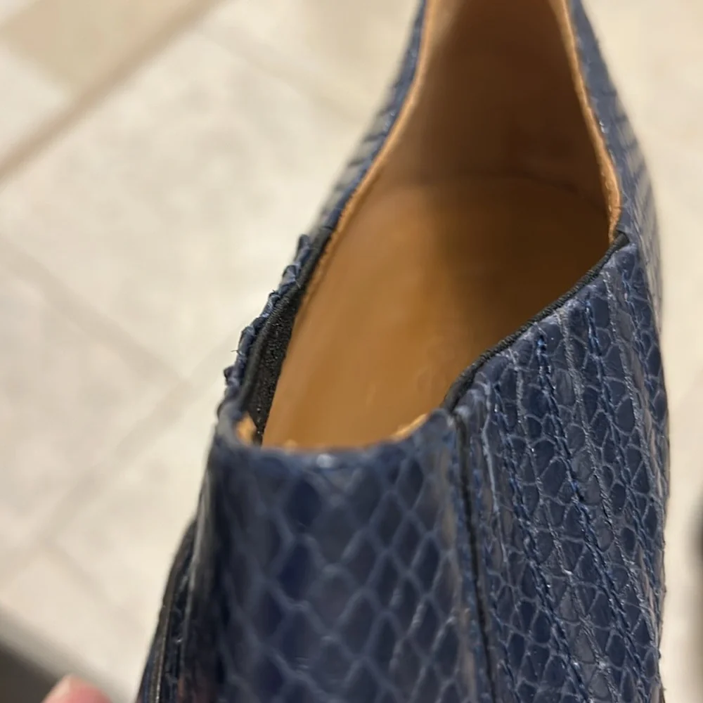 Chloe Elegant Blue Textured Shoes - Picture 10 of 15